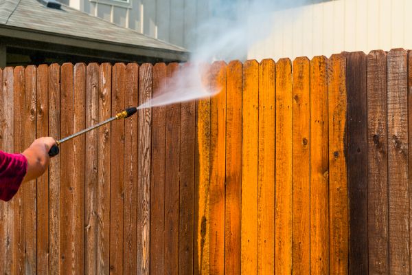Fence Pressure Cleaning in Palm Bay