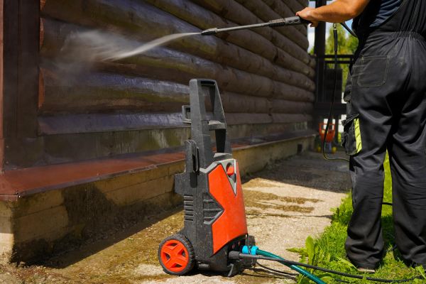 Wood House Exterior Cleaning in Palm Bay
