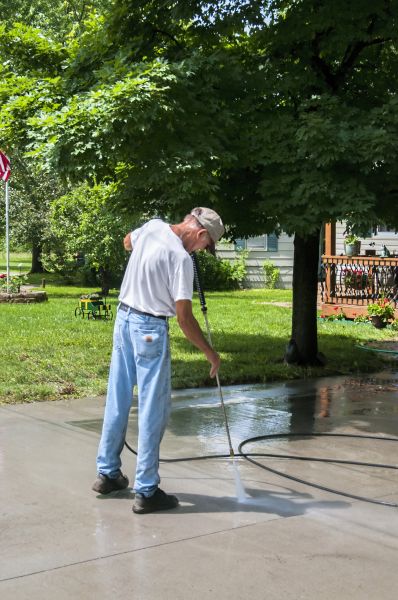 Driveway Concrete Cleaning in Palm Bay