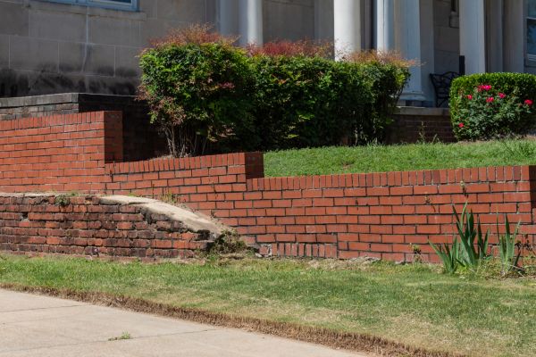 Retaining Wall Cleaning in Palm Bay